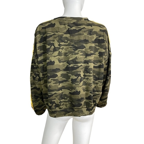 Women’s Camo Green Savage Sweater
New - Picture 5 of 8